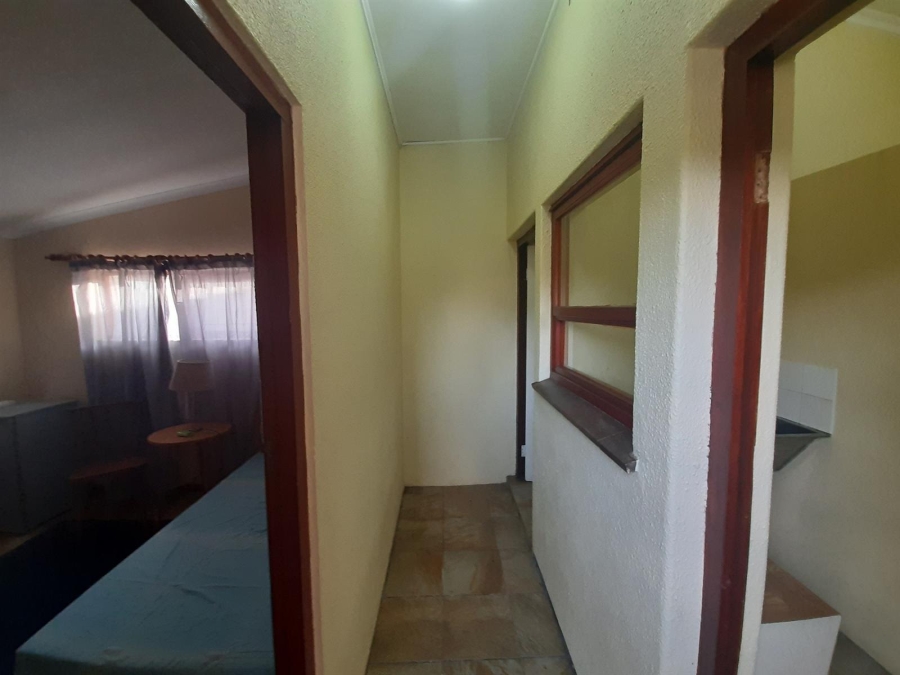 To Let 1 Bedroom Property for Rent in Oostersee Western Cape
